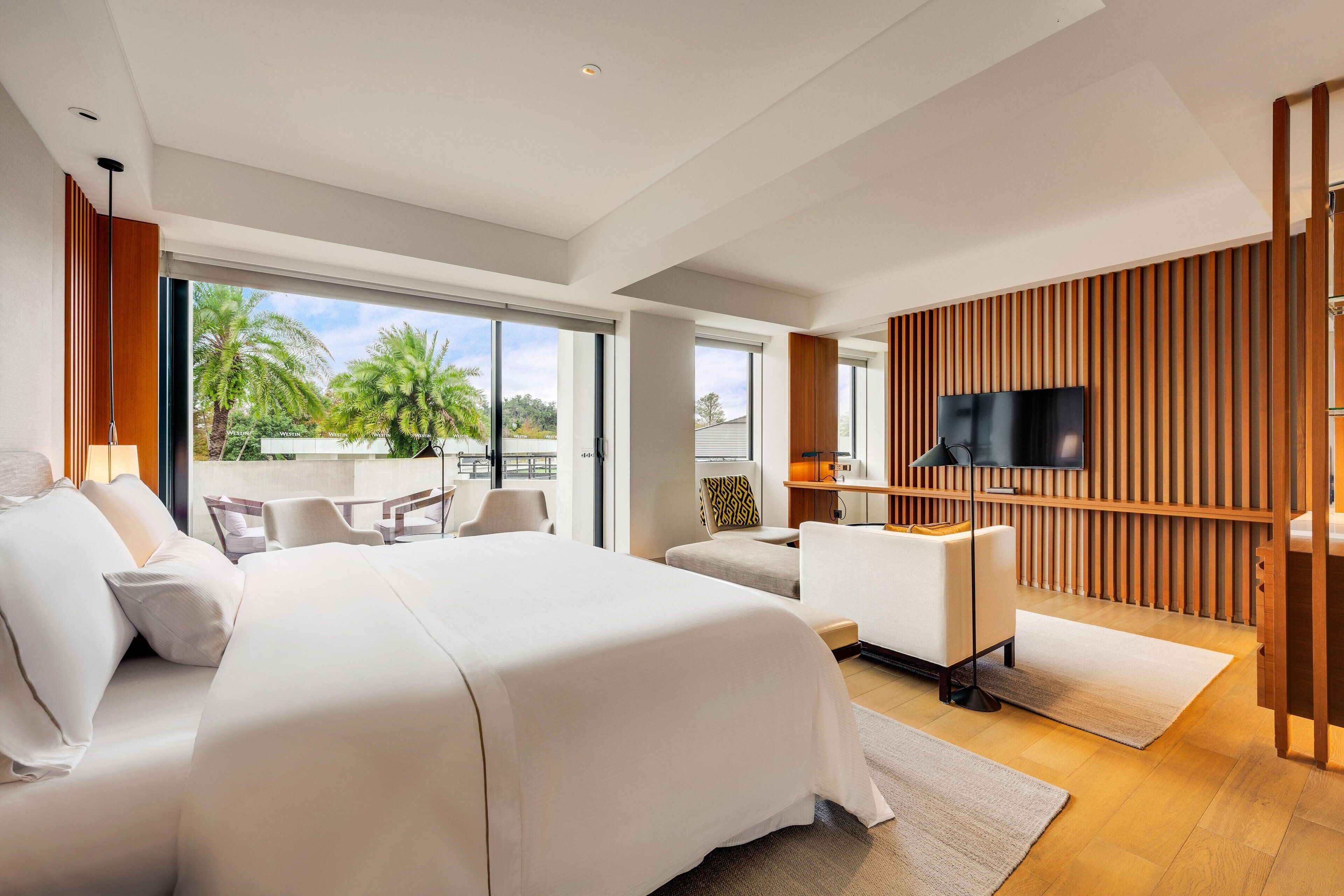 studio suite, 1 king bed, non smoking, mountain view | 1 bedroom, free minibar, in-room safe, desk