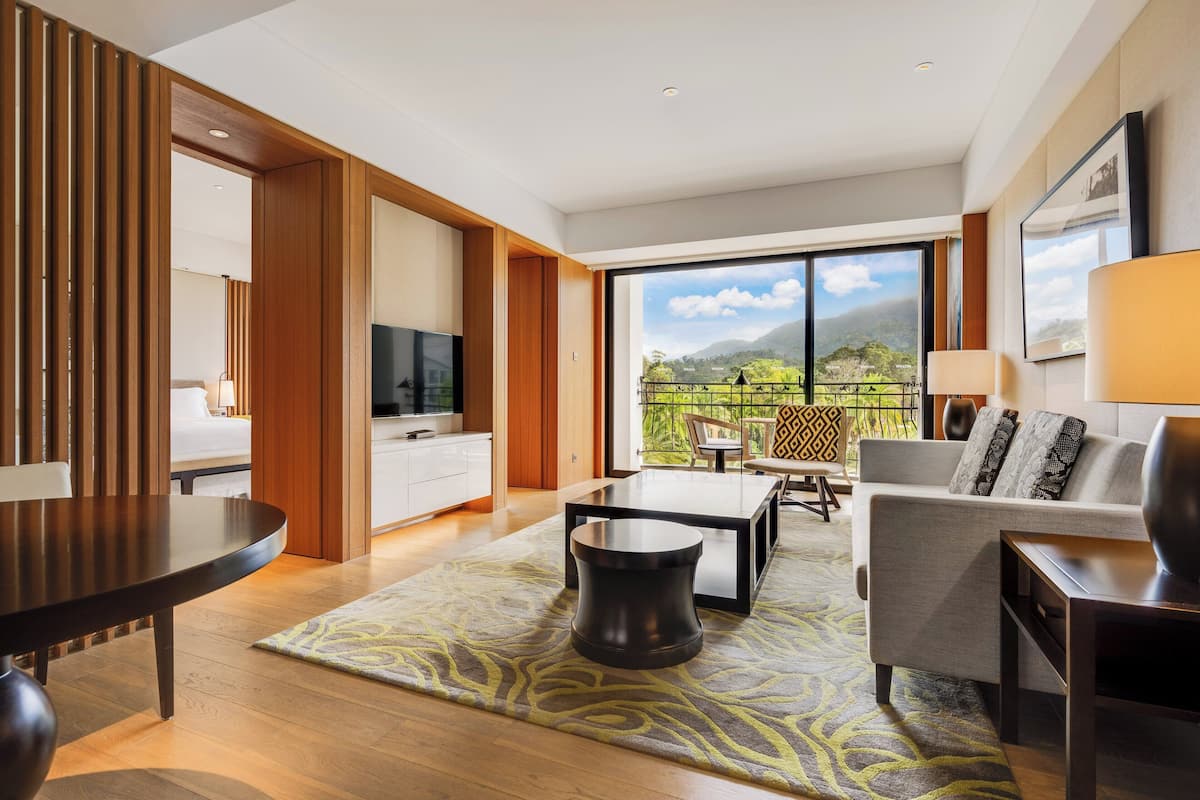 Executive Suite, 1 King Bed, Non Smoking, Resort View | Living room | 48-inch LED TV with cable channels, TV, pay movies