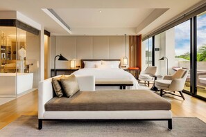 Suite estudio, 1 cama King size, vista a la montaña | Artículos del minibar gratis y caja de seguridad en la habitación