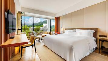 Free minibar, in-room safe, desk, blackout drapes