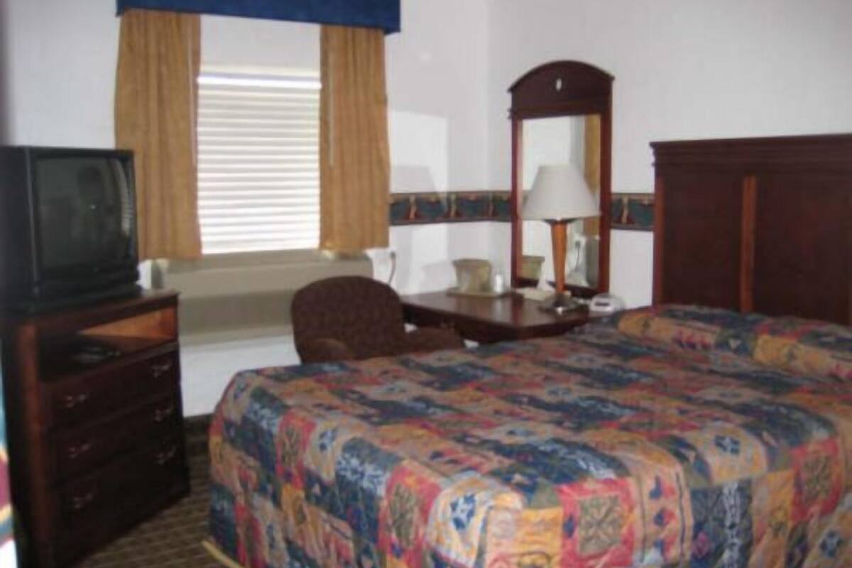 Desk, iron/ironing board (on request), rollaway beds, free WiFi