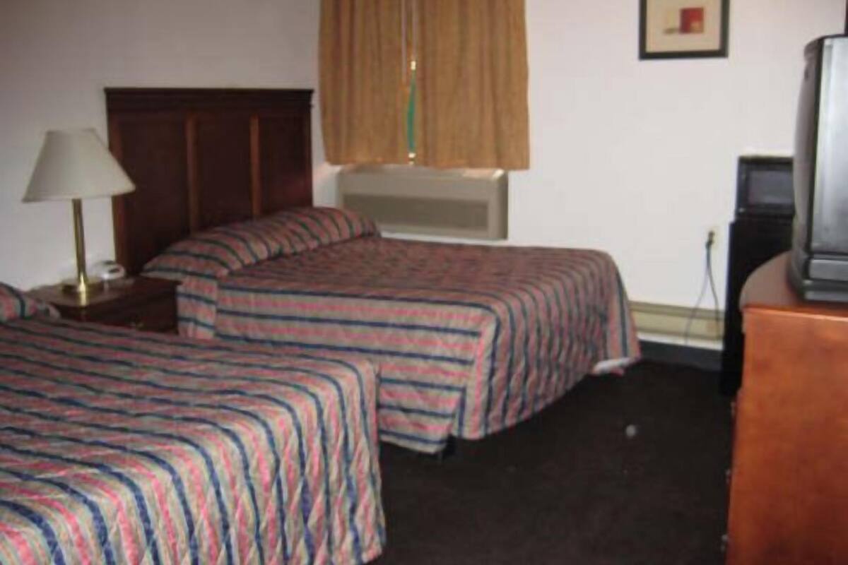 Desk, iron/ironing board (on request), rollaway beds, free WiFi