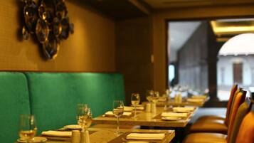 Daily buffet breakfast for a fee