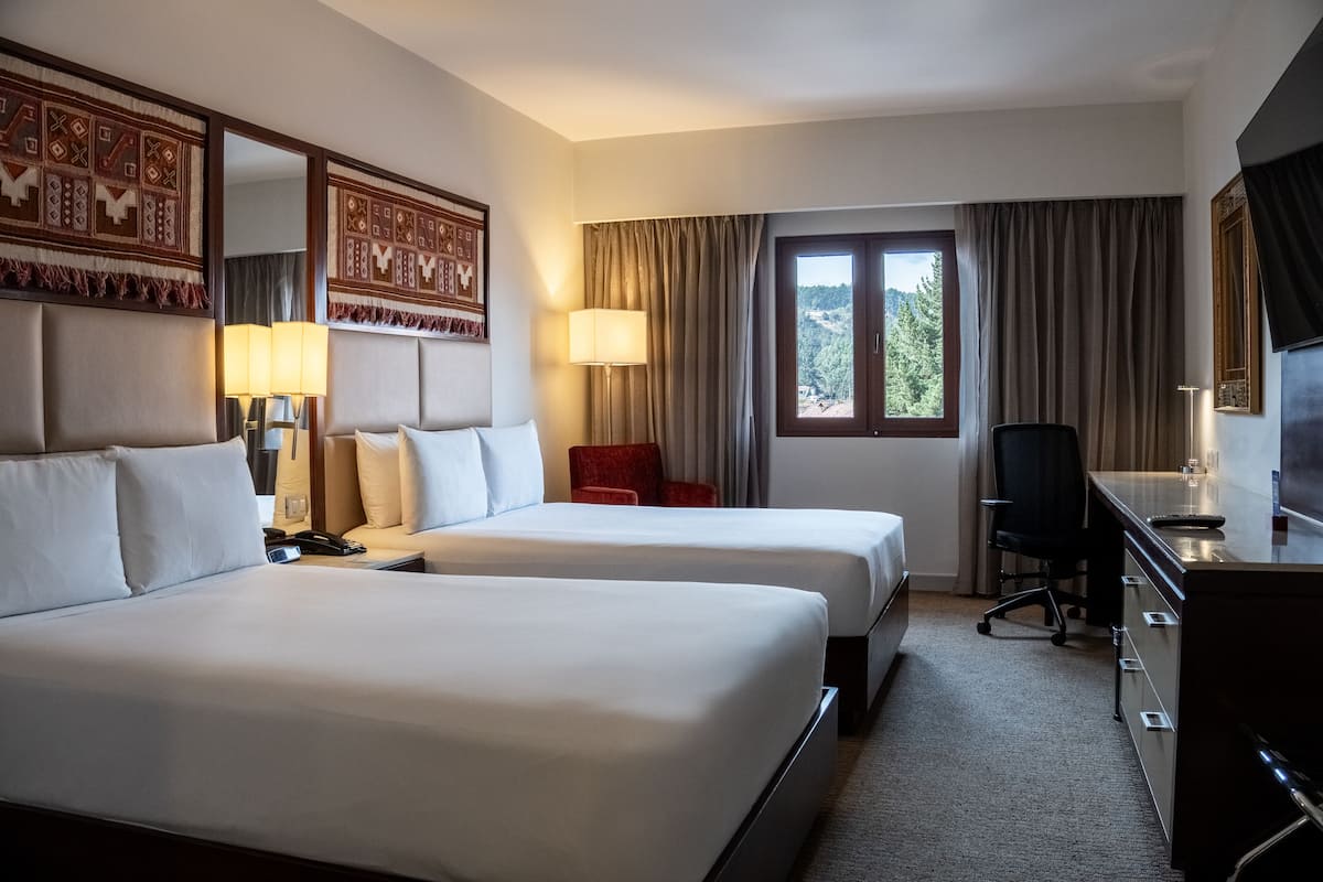 Superior 2 Double beds | Värdeförvaringsskåp på rummet och mörkläggningsgardiner