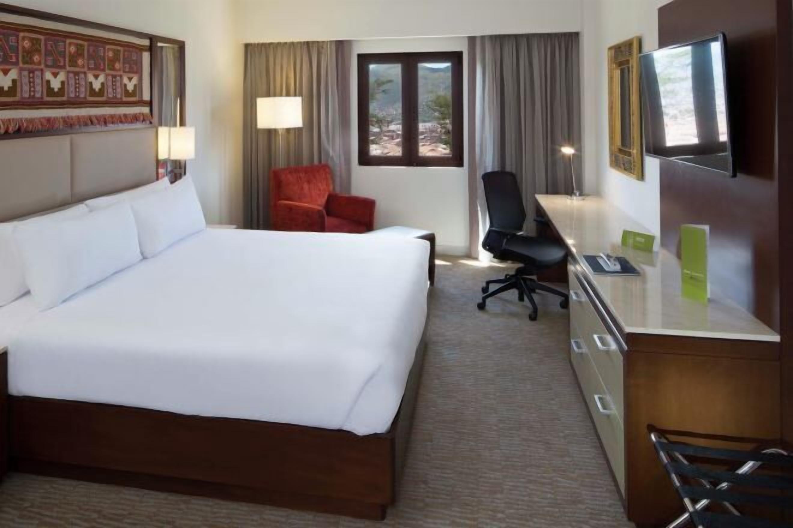 Zimmersafe, Verdunkelungsvorhänge, Bügeleisen/Bügelbrett