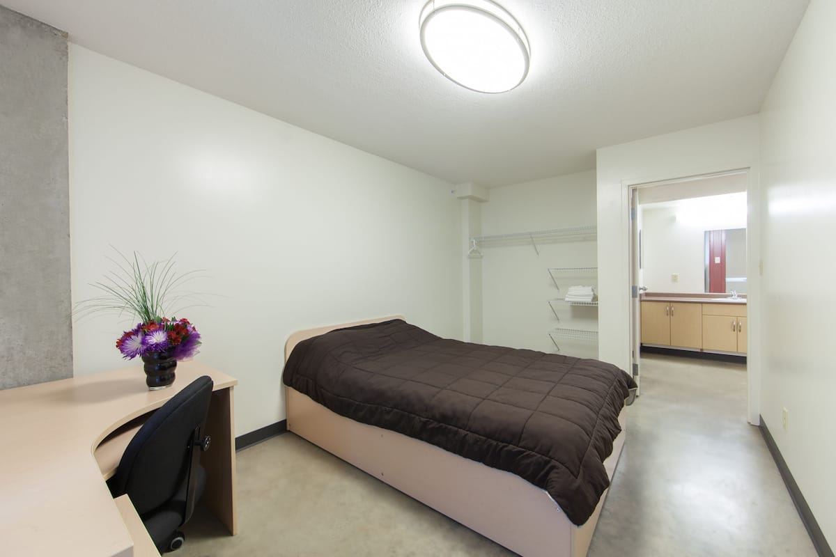 Suite económica, 4 habitaciones, para no fumadores, 2 baños | Wifi gratis y ropa de cama
