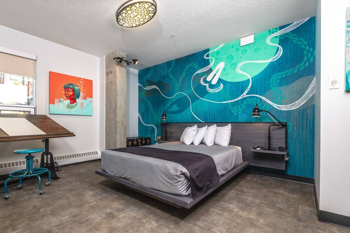 Design Room, 1 Queen Bed, Non Smoking, Private Bathroom