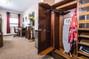 Design Room, 1 Queen Bed, Non Smoking, Private Bathroom | Iron/ironing board - MacEwan University Residence (Edmonton)