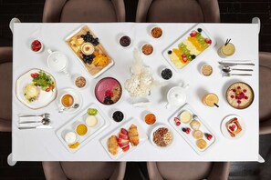 Daily buffet breakfast for a fee