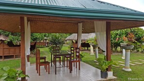 Outdoor dining - Michelle Pension (Puerto Princesa)