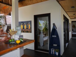 Villa de lujo, 2 habitaciones, alberca privada, vista al océano | Cocina privada | Refrigerador, parrilla de estufa, cafetera y tetera y tostadora 