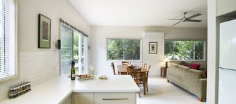 Abalina Cottages, Rotary Drive