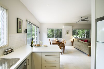 Abalina Cottages, Rotary Drive