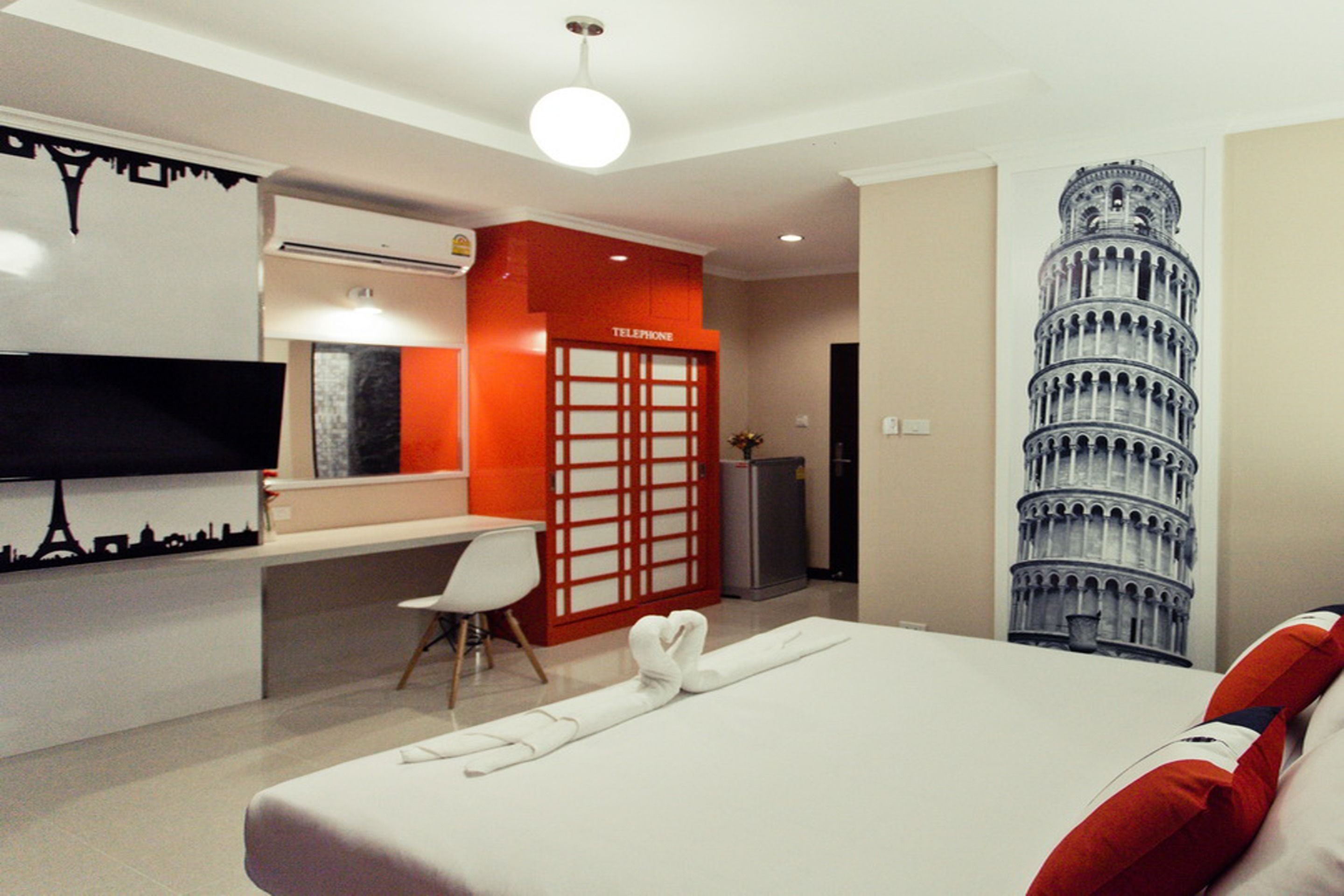 Superior Room | Desk, blackout drapes, free WiFi
