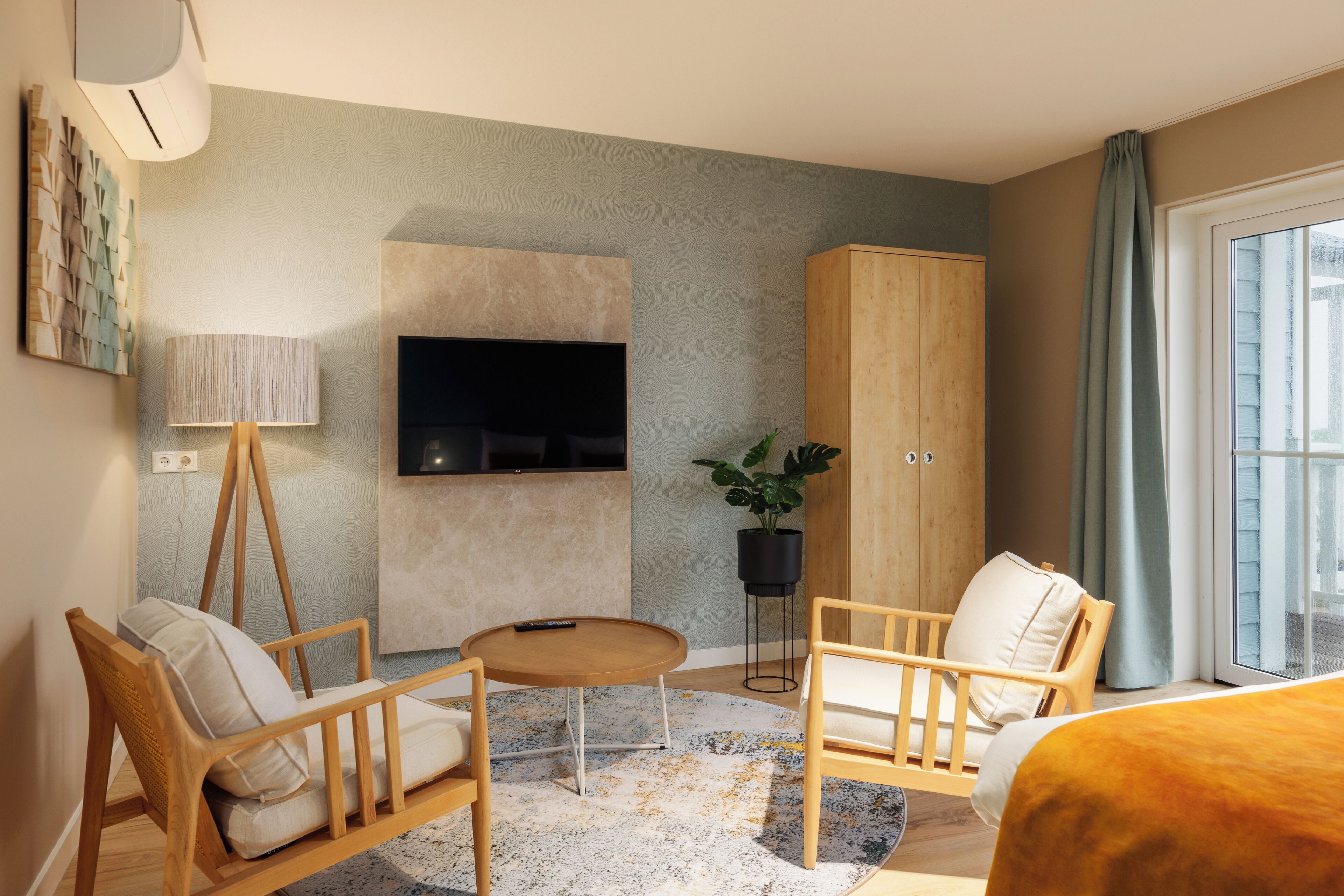 deluxe double room | minibar, free wifi, bed sheets