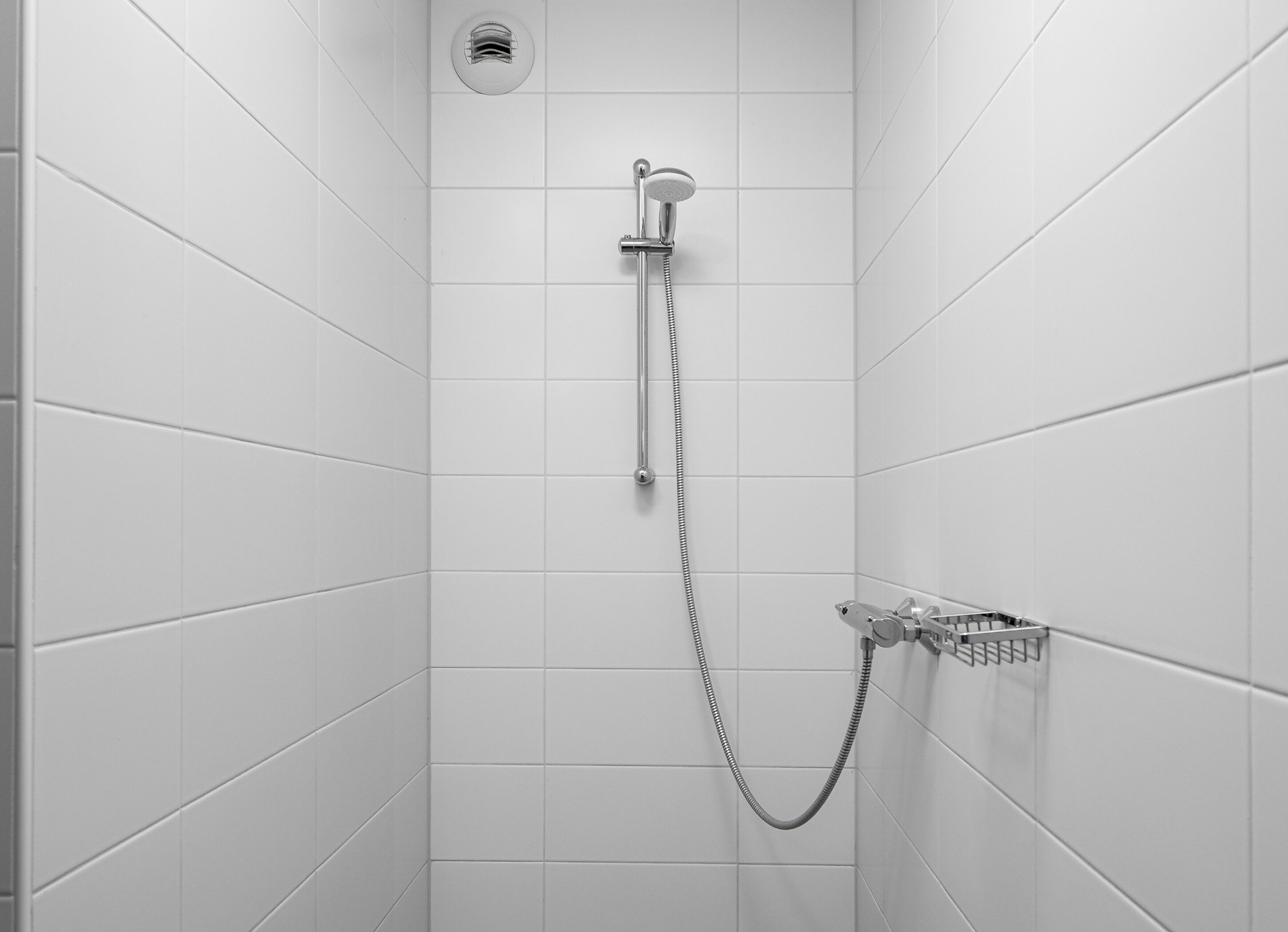 deluxe kamer | bathroom | shower, designer toiletries, hair dryer, towels