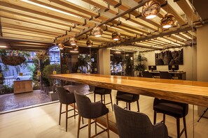 Coin salon dans le hall