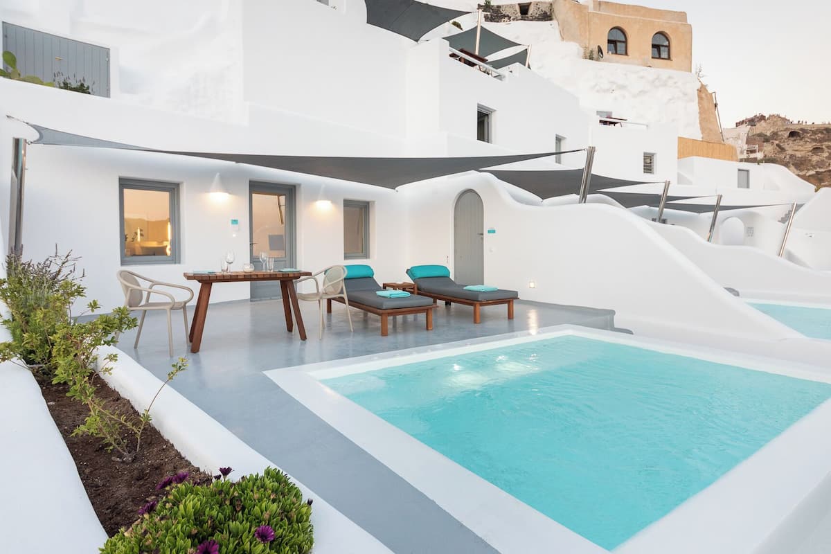 Cave Suite with outdoor heated infinity plunge pool | Private pool