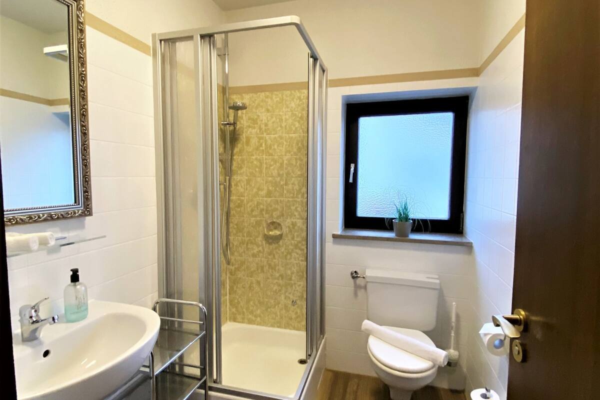 standard double room, balcony | bathroom | shower, hair dryer, slippers, towels