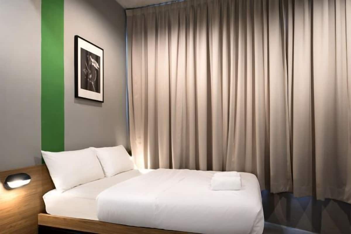 Soundproofing, free WiFi