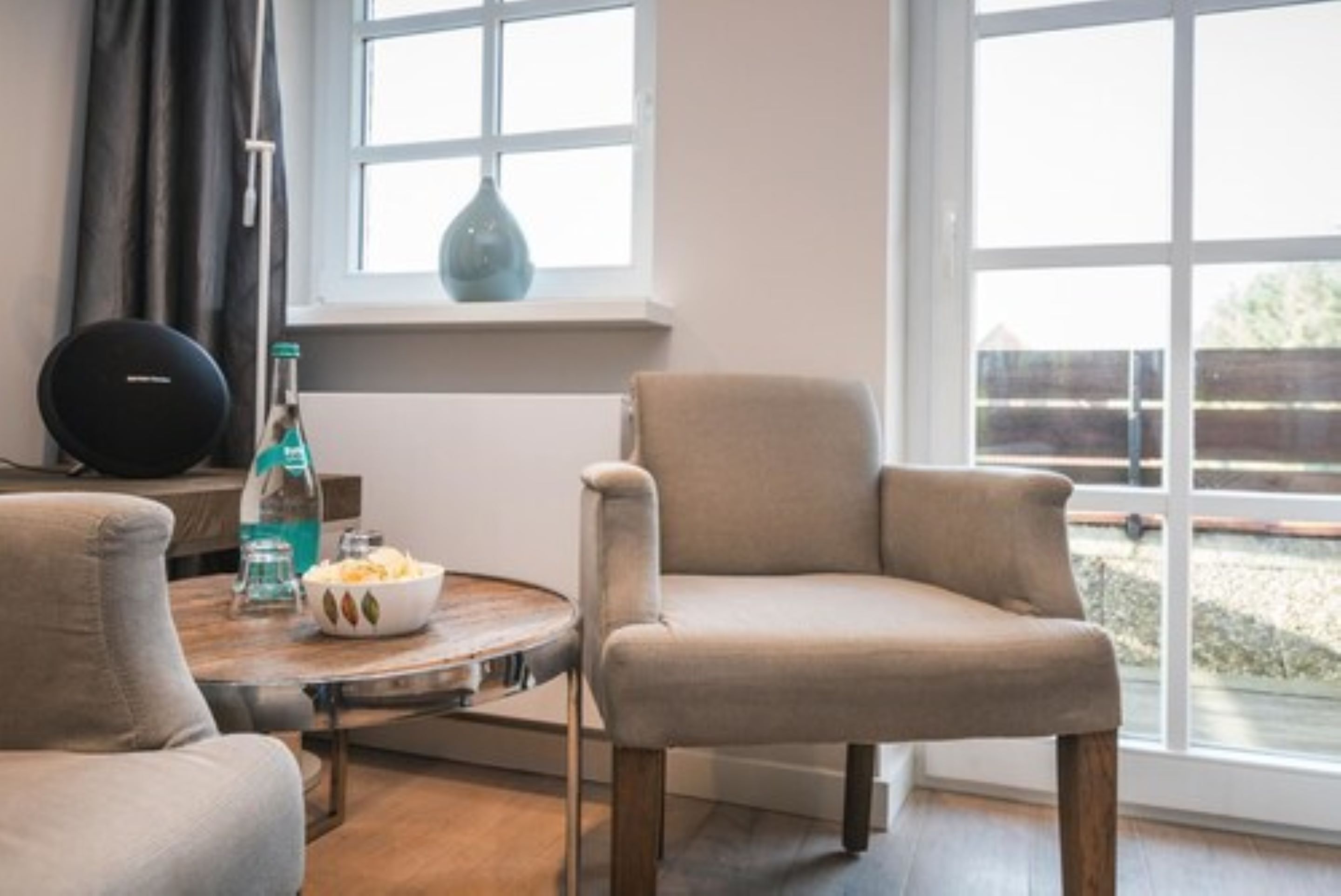 comfort double room, balcony | living area | tv