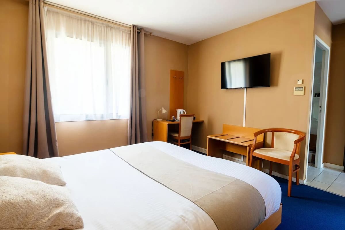 Comfort tweepersoonskamer | 2 slaapkamers, luxe beddengoed, een bureau, geluiddichte muren