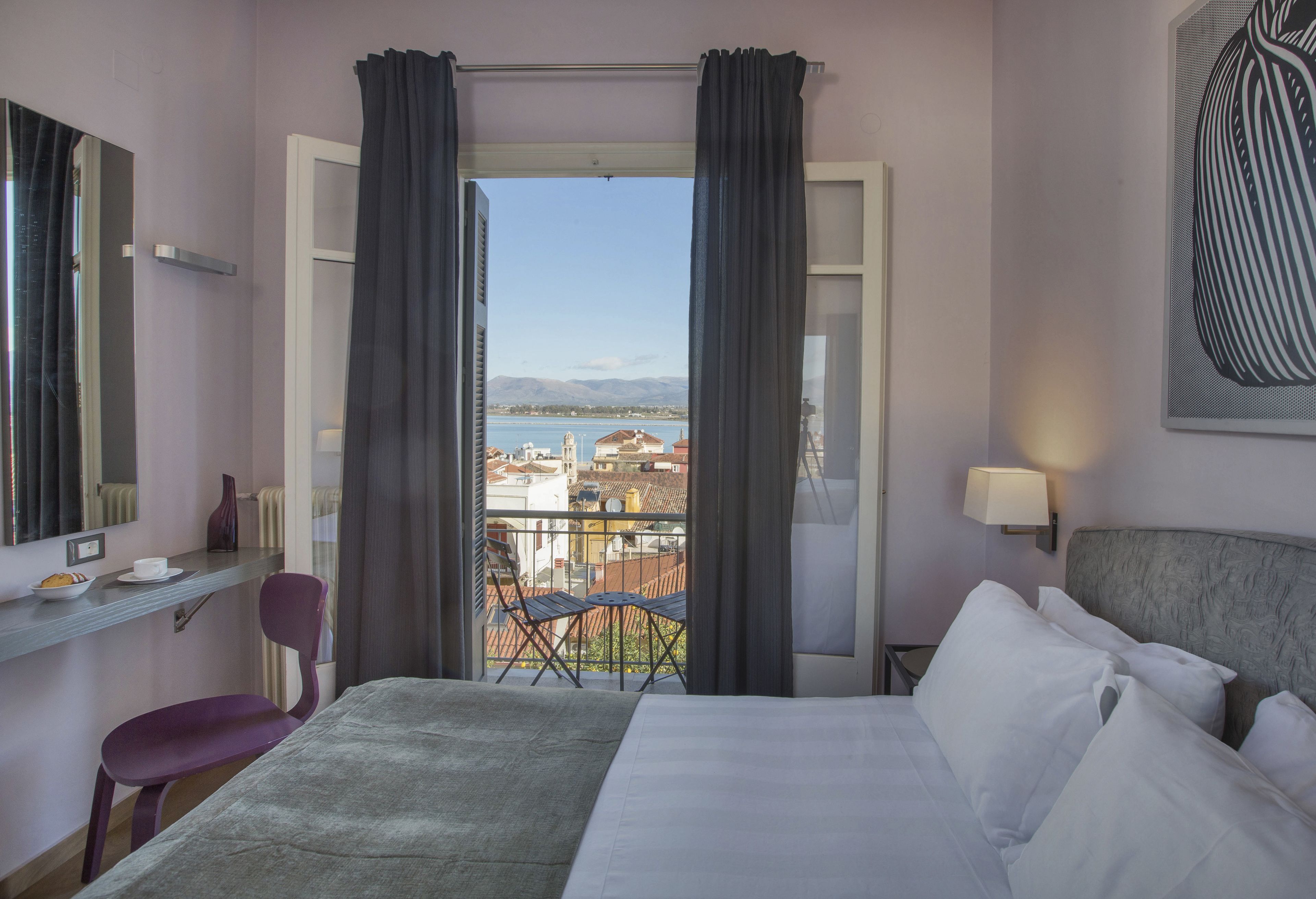 double room, balcony | 1 bedroom, in-room safe, individually decorated, desk