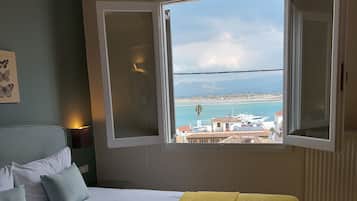 Double Room, Sea View | In-room safe, individually decorated, desk, laptop workspace