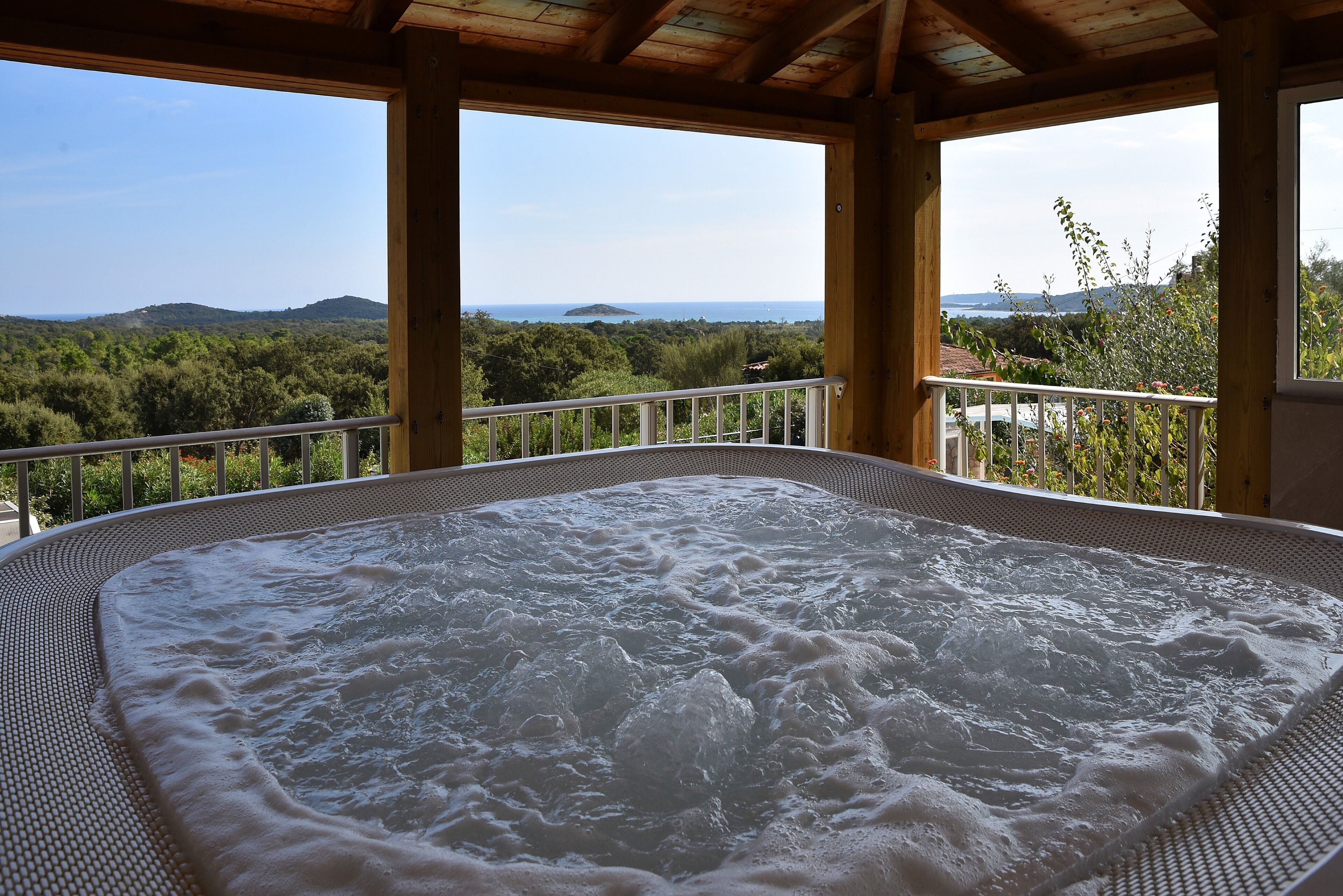 Outdoor treatment area, Turkish bath/hammam, body treatments