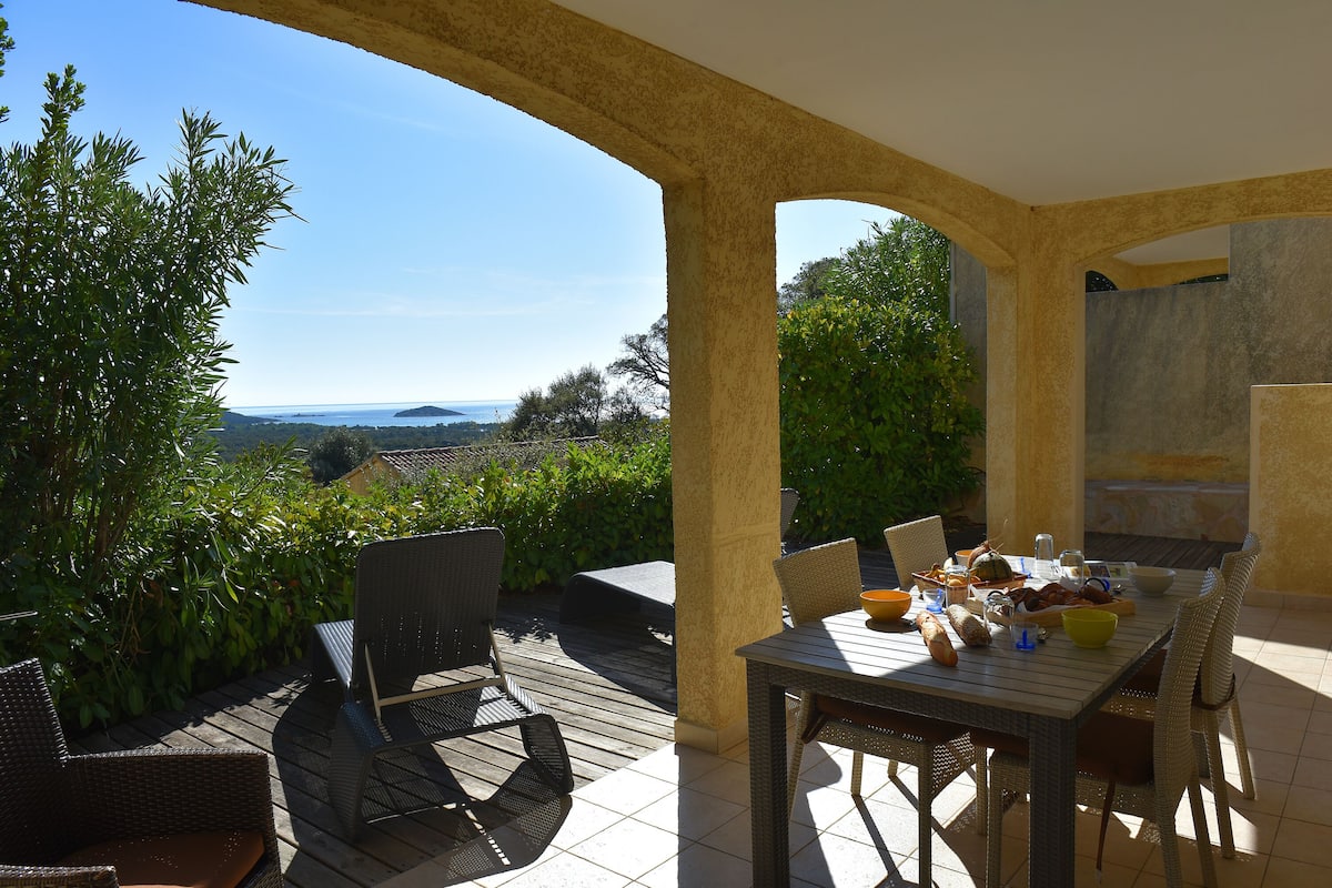 Superior Villa, Accessible, Private Bathroom (Villa 4 - 6 personnes) | Terrace/patio