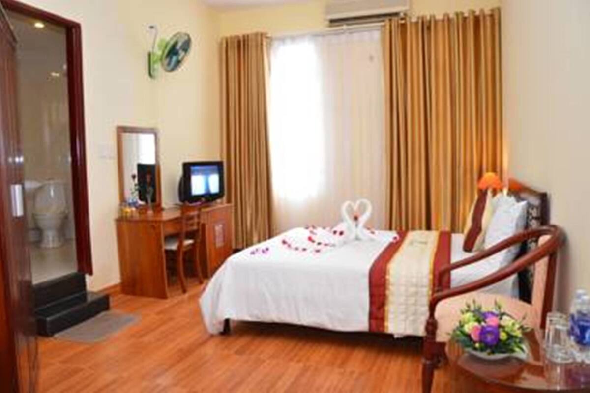 Deluxe Double Room | Minibar, in-room safe, desk, blackout curtains