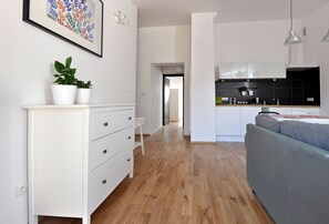 Apartment, 2 Schlafzimmer | Wohnbereich | Flachbildfernseher