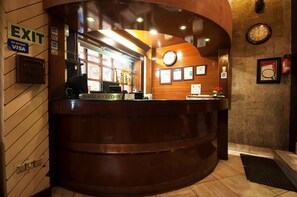 Reception - Metropolis Tourist Home (New Delhi)