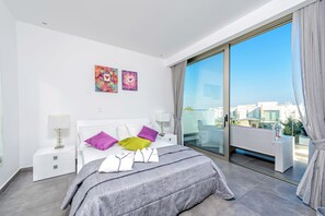 Villa, 6 Schlafzimmer, eigener Pool | 6 Schlafzimmer, Zimmersafe, individuell dekoriert, Schreibtisch