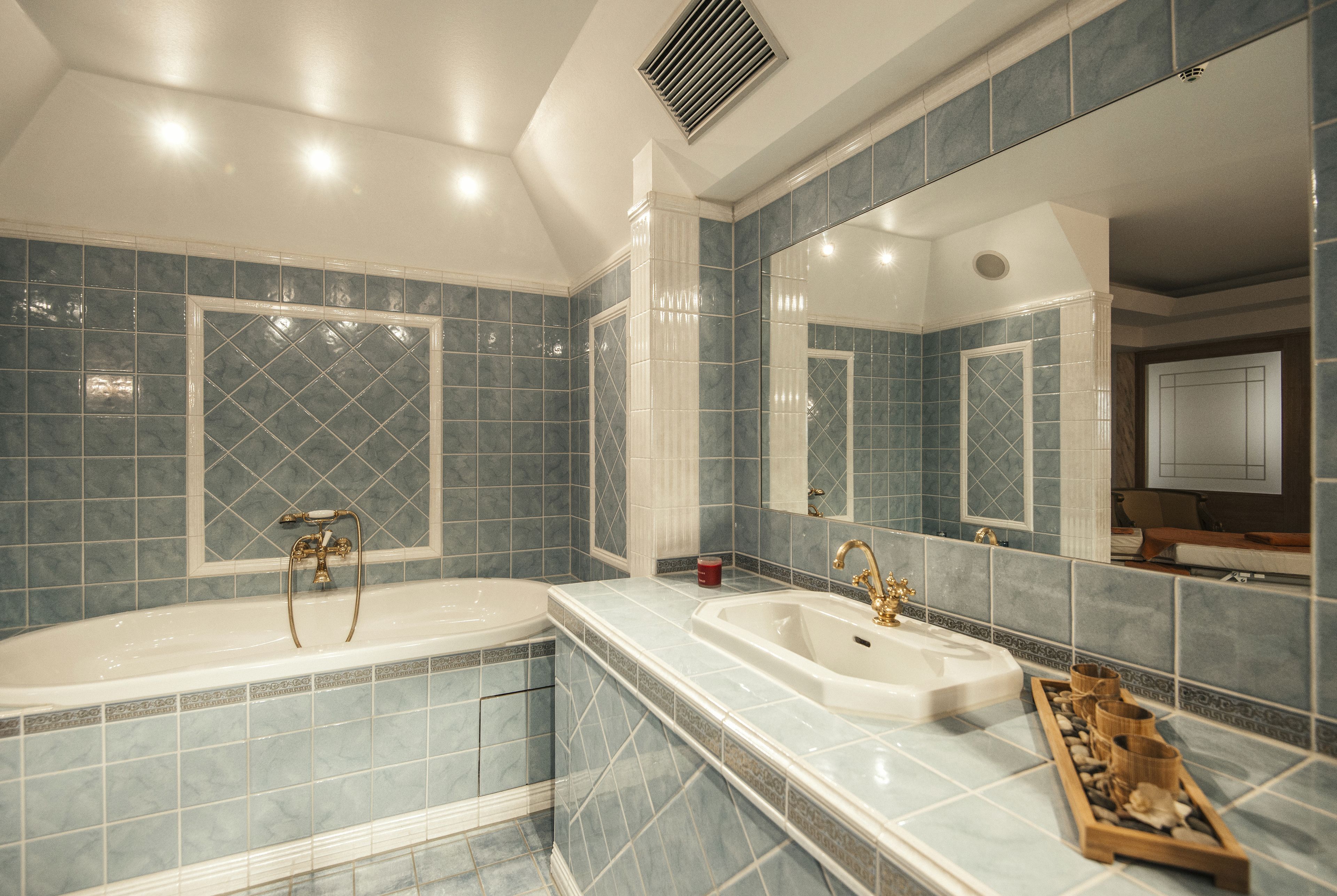 couples treatment room(s), sauna, body treatments, body wraps