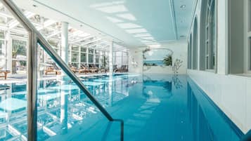 Indoor pool, pool loungers