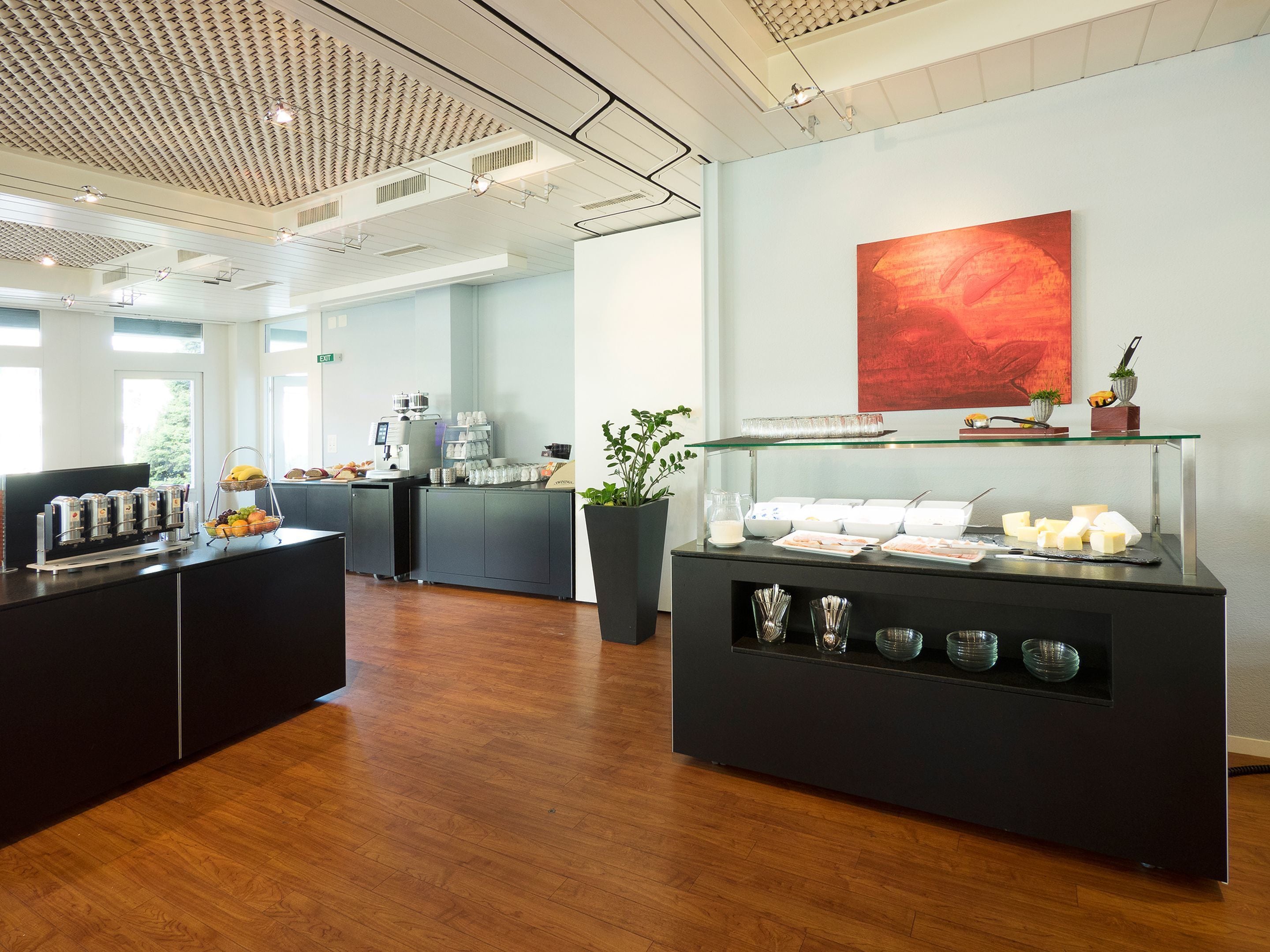 free daily continental breakfast