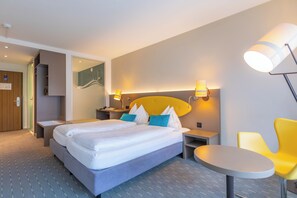 Double Room | In-room safe, blackout drapes, cribs/infant beds, free WiFi - Hotel Holiday (Thun)