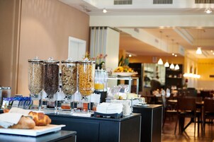 Free daily continental breakfast