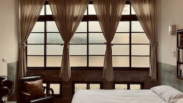 Classic-dobbeltværelse | Skrivebord, mørklægningsgardiner, lydisolering, gratis Wi-Fi