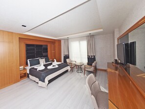 Standard Double or Twin Room | Minibar, in-room safe, individually decorated, individually furnished - Grand Emir Hotel (Istanbul)