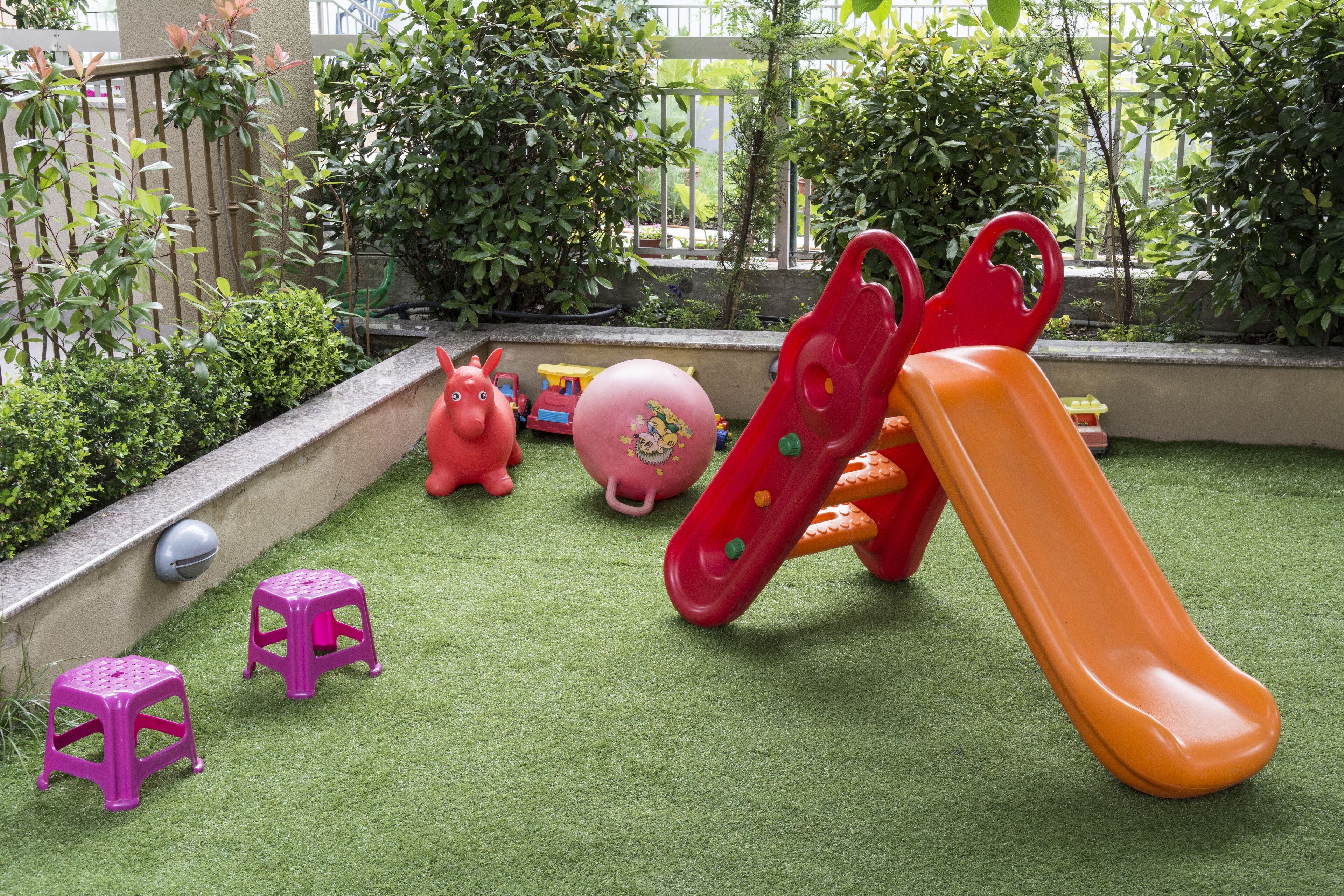 children’s play area – outdoor