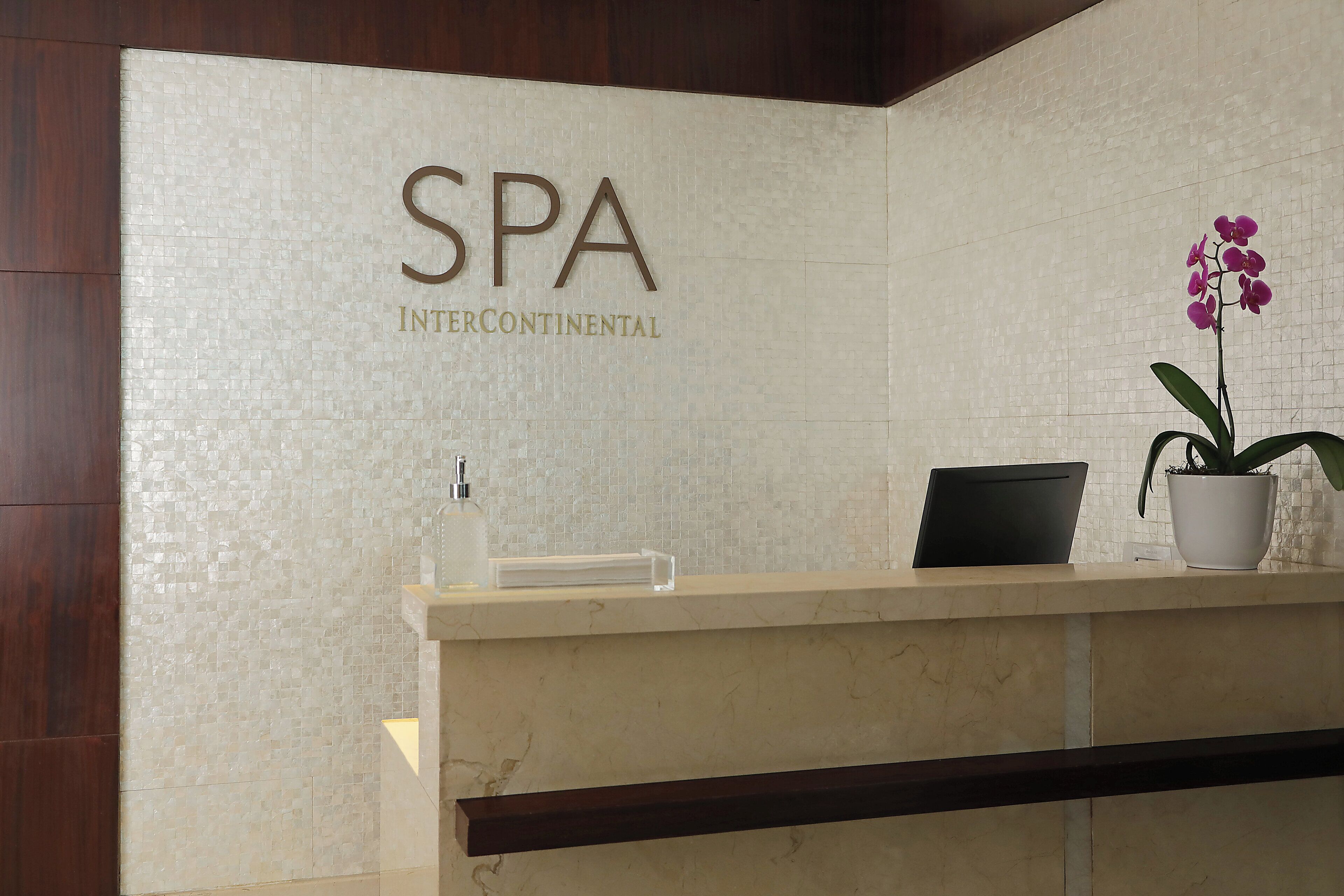 Espace de soins pour les couples, sauna, bain à remous, hammam, hammam