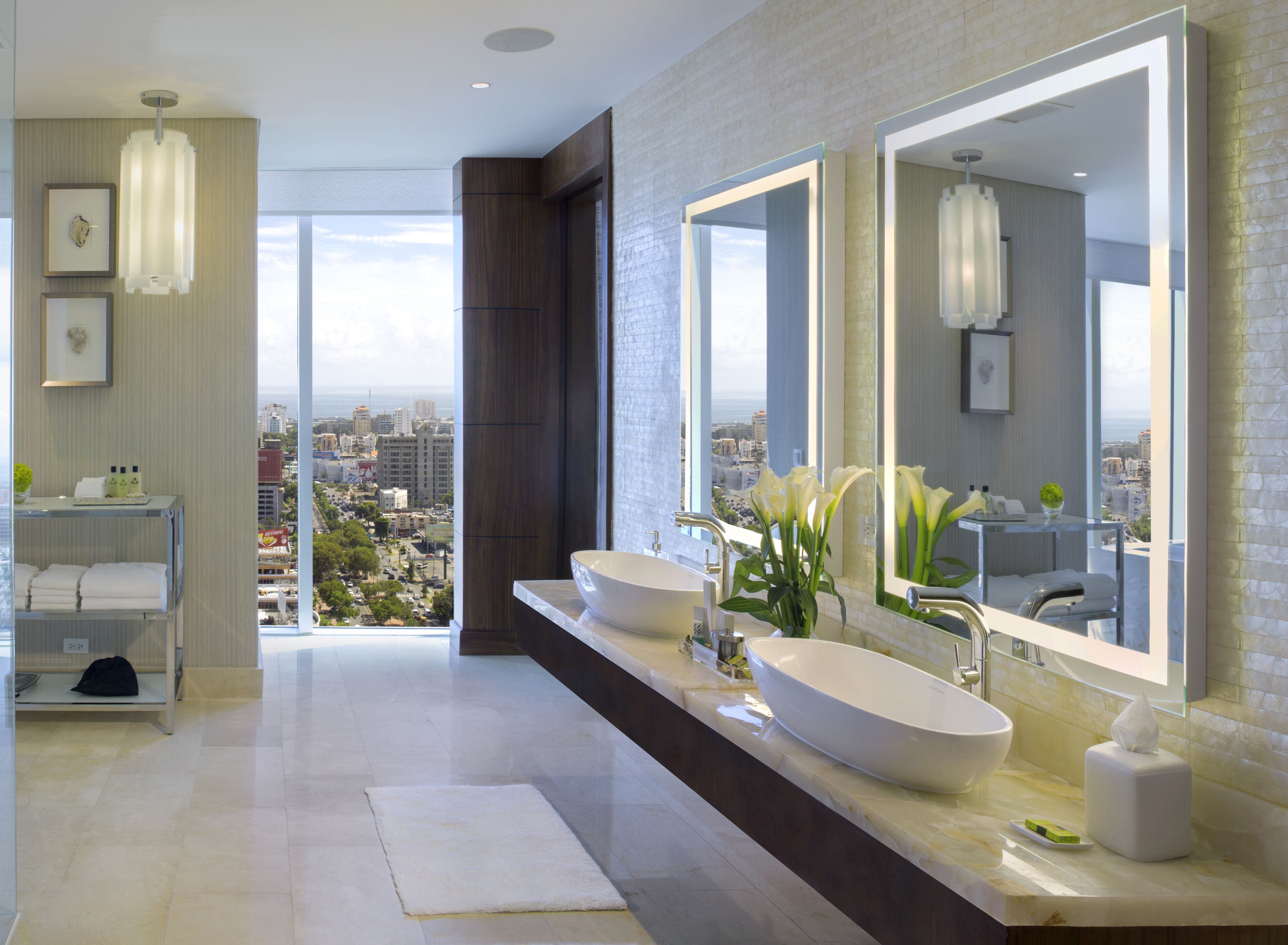 presidential suite, 1 single bed | bathroom | separate bathtub and shower, deep-soaking bathtub, rainfall showerhead