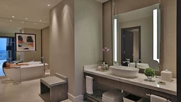 Separate tub and shower, deep soaking tub, rainfall showerhead