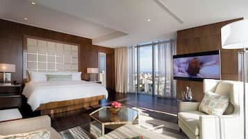 1 bedroom, Egyptian cotton sheets, premium bedding, down comforters