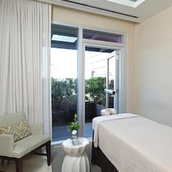 Couples treatment room(s), sauna, hot tub, steam room