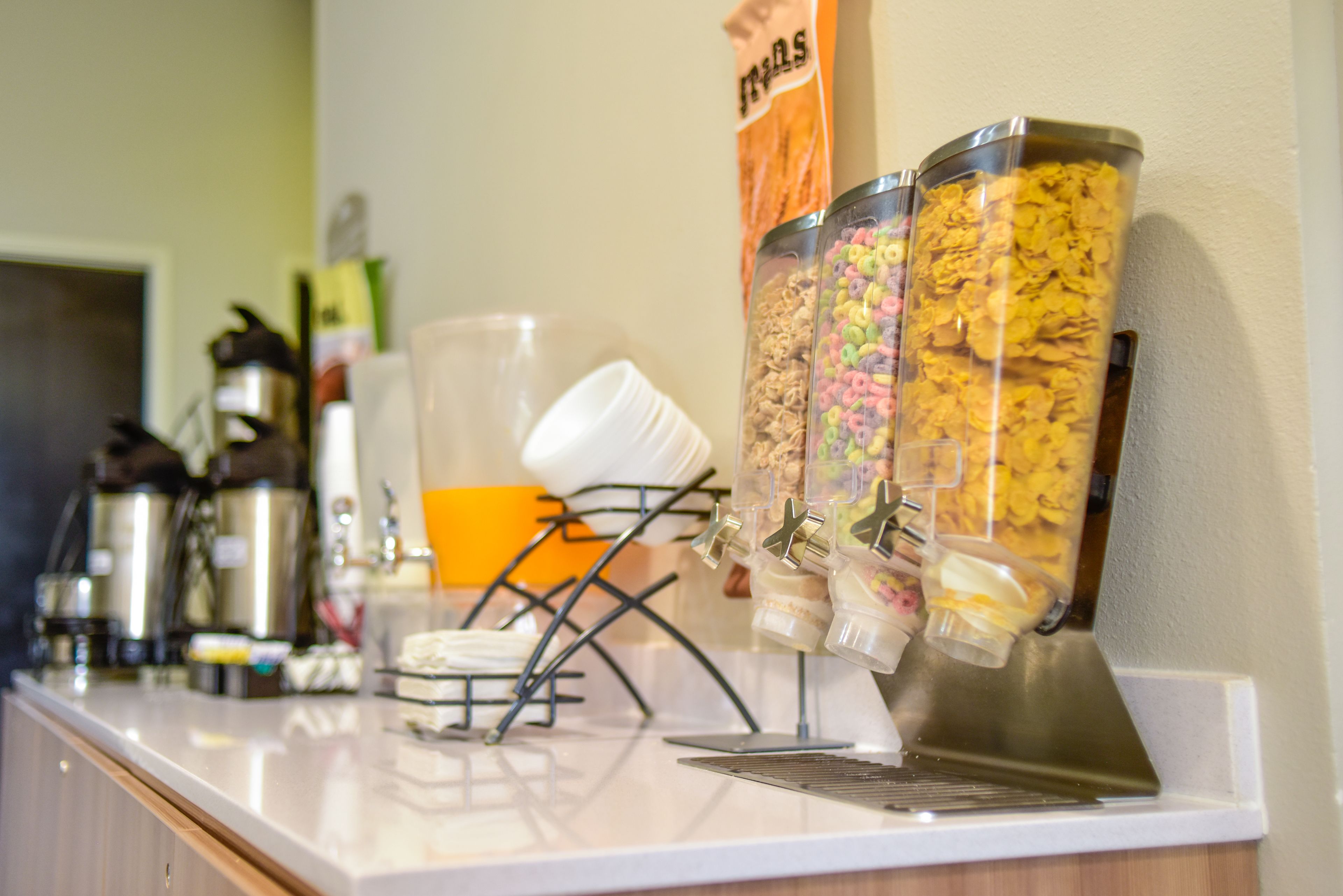 free continental breakfast