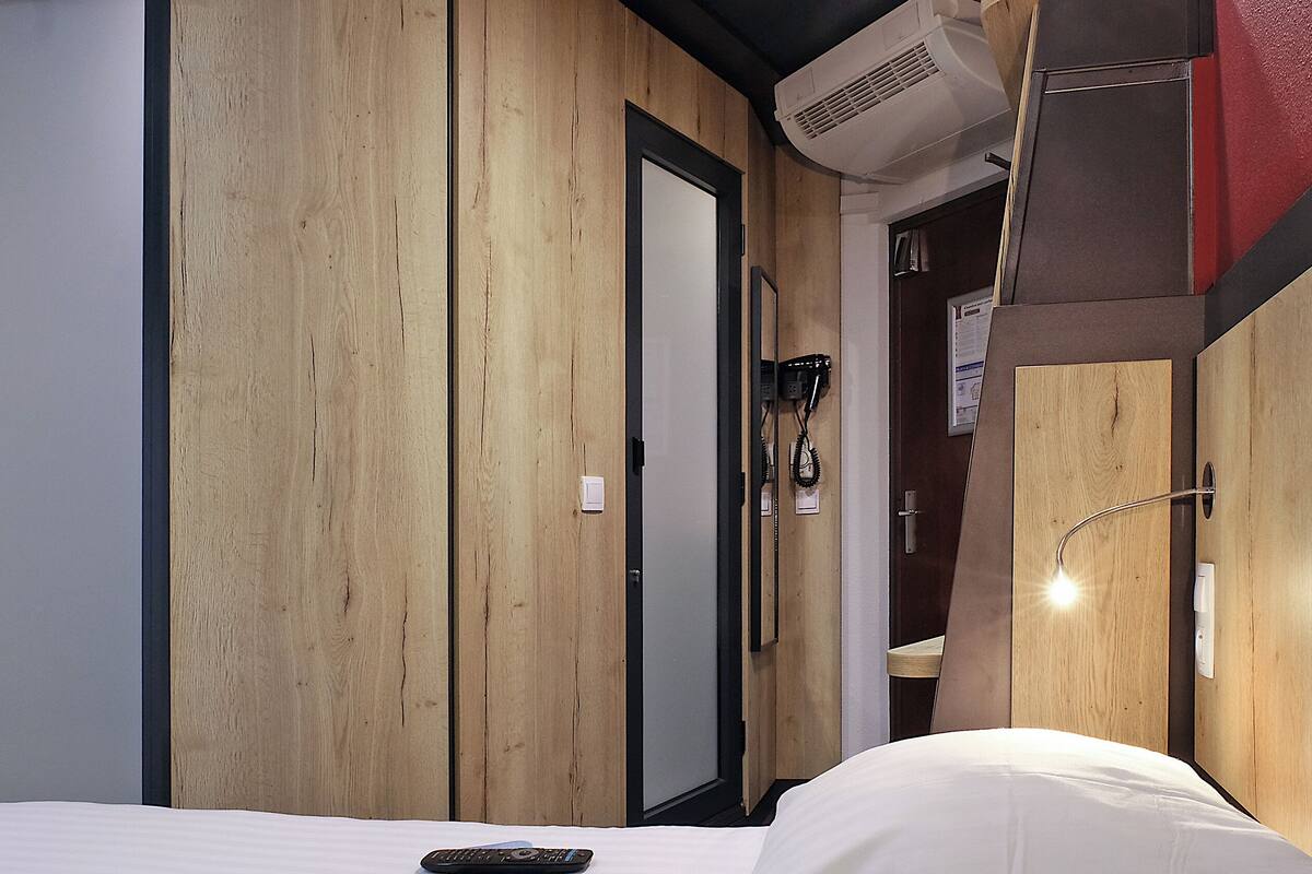 standard double room | premium bedding, desk, soundproofing, free wifi