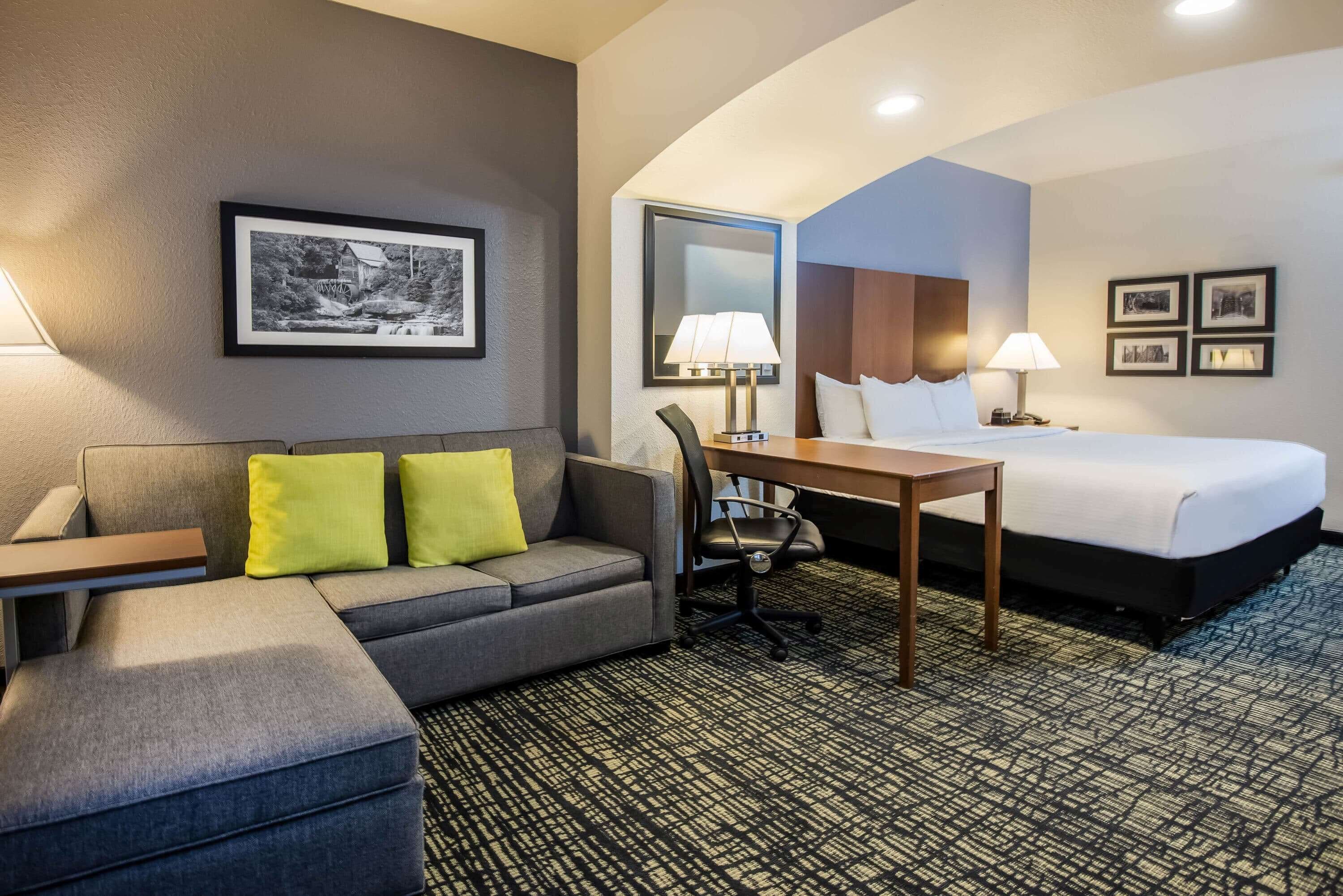 Deluxe Room, 1 King Bed, Non Smoking (Various Views) | Premium bedding, desk, blackout drapes, iron/ironing board